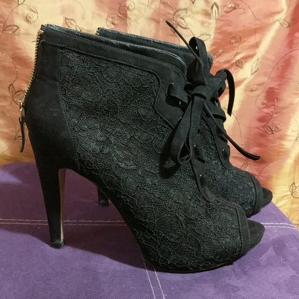 Shoes - Picture 2 of 5
